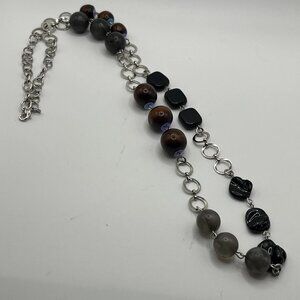 Stunning Vintage 32”. Wood and resin bead necklace.